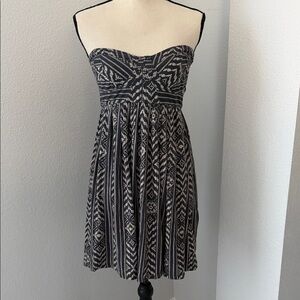 Billabong Grey and White Strapless Dress